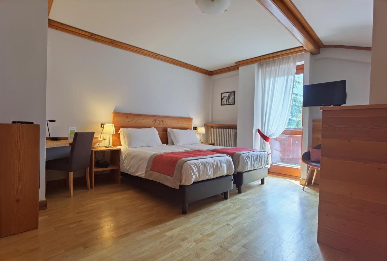 Hotel Croux Courmayeur Kültér fotó